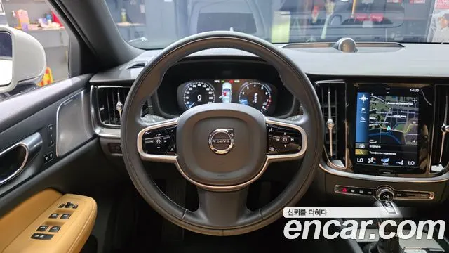 VOLVO V60 CROSS COUNTRY 2020 — 84 104 км, серебристо-серый, Корея — под ключ — фото 12