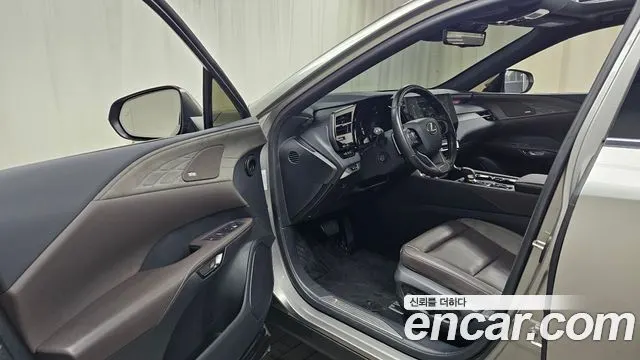 LEXUS RX350H 2025 — 32 176 км, серебристо-серый, Корея — под ключ — фото 10