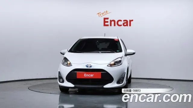 TOYOTA PRIUS C 2018 — 106 132 км, белый, Корея — под ключ — фото 3