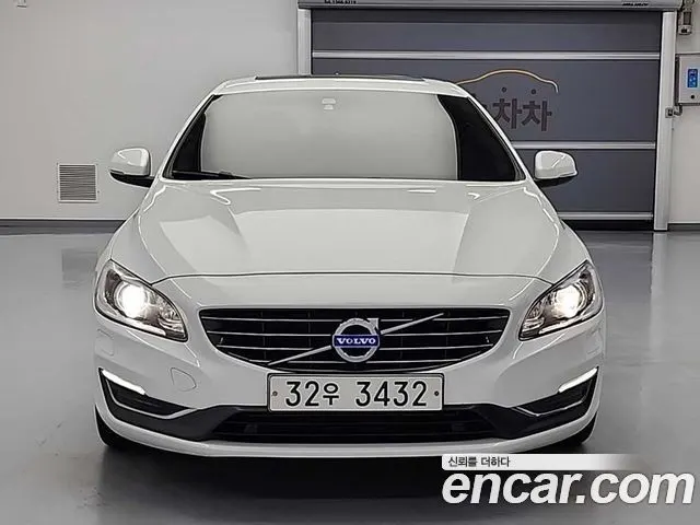 VOLVO S60 2015 — 112 933 км, белый, Корея — под ключ — фото 2