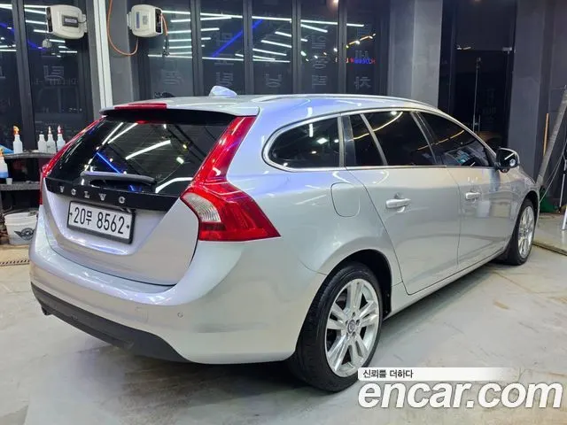 VOLVO V60 2012 — 254 000 км, серебристый, Корея — под ключ — фото 2