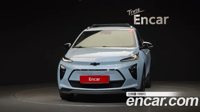 CHEVROLET BOLT 2023 — 35 740 км, светло-серебристый, Корея — под ключ — фото 3