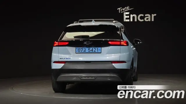 CHEVROLET BOLT 2023 — 35 740 км, светло-серебристый, Корея — под ключ — фото 4