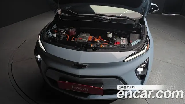 CHEVROLET BOLT 2023 — 35 740 км, светло-серебристый, Корея — под ключ — фото 6