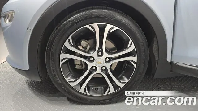 CHEVROLET BOLT 2018 — 82 695 км, светло-серебристый, Корея — под ключ — фото 5