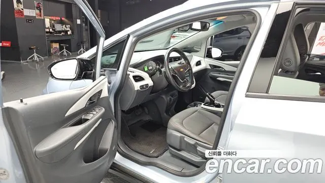 CHEVROLET BOLT 2018 — 82 695 км, светло-серебристый, Корея — под ключ — фото 10