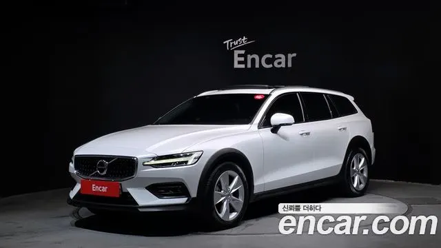 VOLVO V60 CROSS COUNTRY 2019