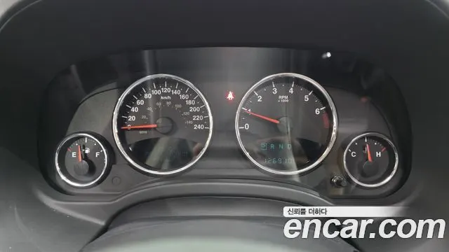 JEEP COMPASS 2013 — 126 910 км, белый, Корея — под ключ — фото 8
