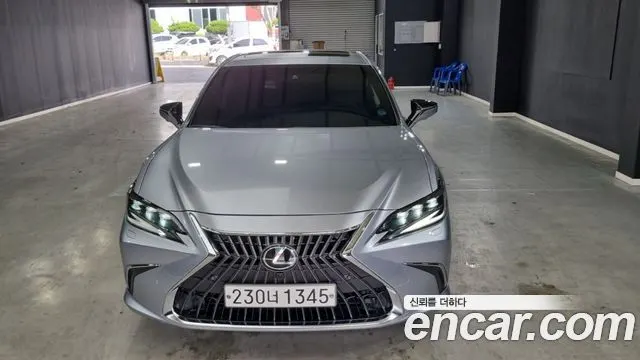 LEXUS ES300H — из Кореи под ключ