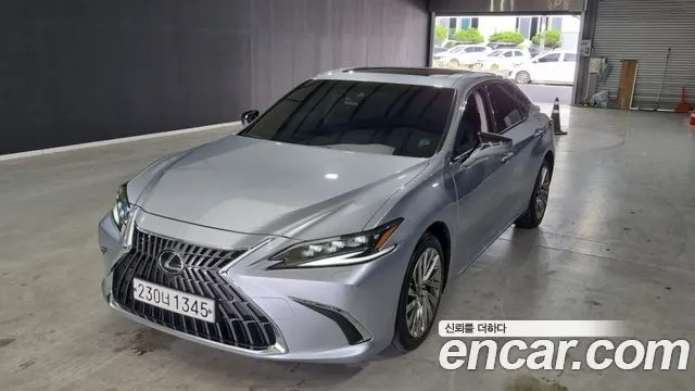 LEXUS ES300H 2023 — 45 266 км, серебристо-серый, Корея — под ключ — фото 2