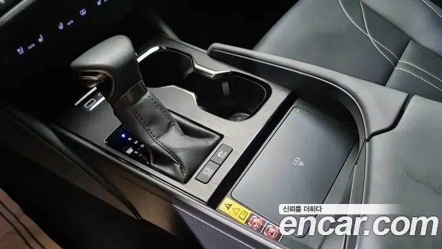 LEXUS ES300H 2023 — 45 266 км, серебристо-серый, Корея — под ключ — фото 9