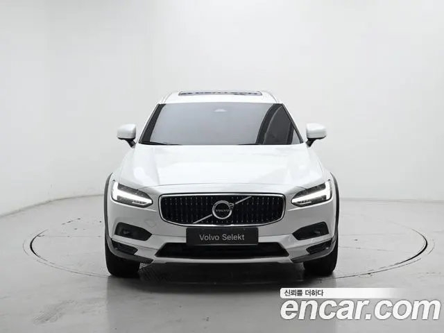 VOLVO V90 CROSS COUNTRY 2024 — 14 833 км, белый, Корея — под ключ — фото 3