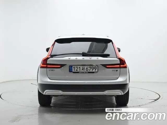 VOLVO V90 CROSS COUNTRY 2024 — 14 833 км, белый, Корея — под ключ — фото 4