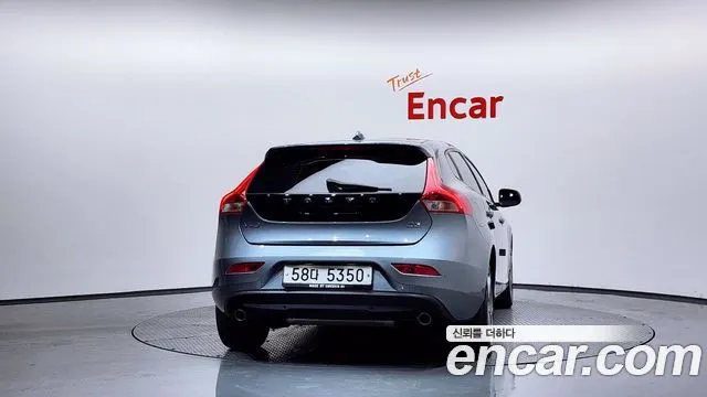 VOLVO V40 2017 — 49 747 км, серебристо-серый, Корея — под ключ — фото 4
