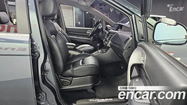 KGM KORANDO TURISMO 2017 — 98 650 км, серый, Корея — под ключ — фото 11