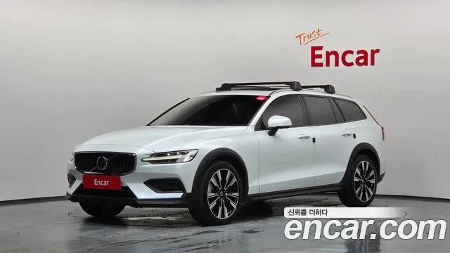 VOLVO V60 CROSS COUNTRY — из Кореи под ключ