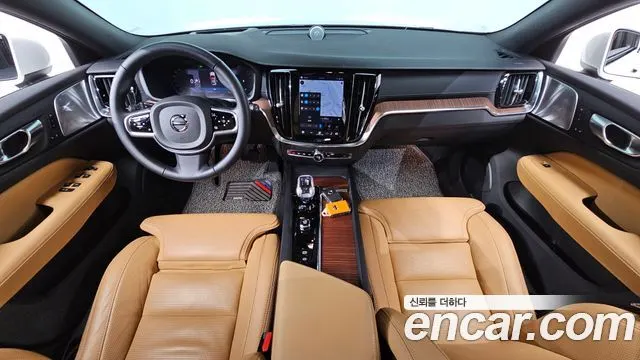 VOLVO V60 CROSS COUNTRY 2024 — 10 885 км, белый, Корея — под ключ — фото 7