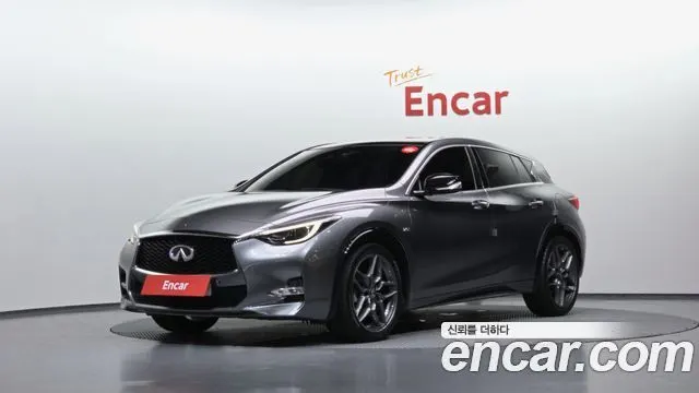 INFINITI Q30 2017