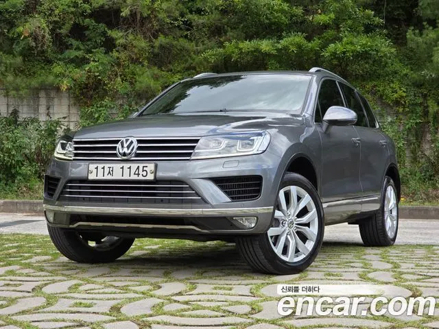 VOLKSWAGEN TOUAREG 2015 — 267 268 км, серый, Корея — под ключ — фото 1