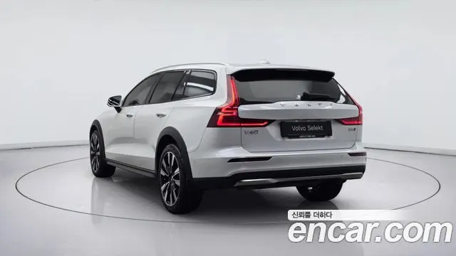 VOLVO V60 CROSS COUNTRY 2025 — 8 316 км, белый, Корея — под ключ — фото 4