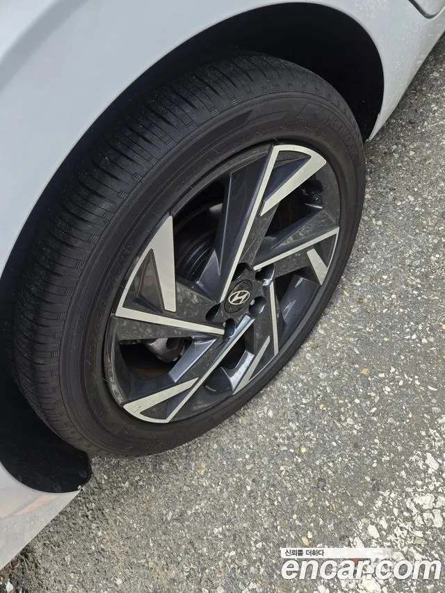 HYUNDAI AVANTE HYBRID 2025