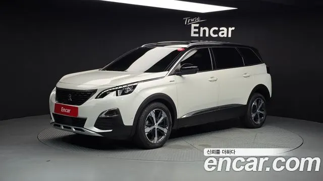PEUGEOT 5008 2018