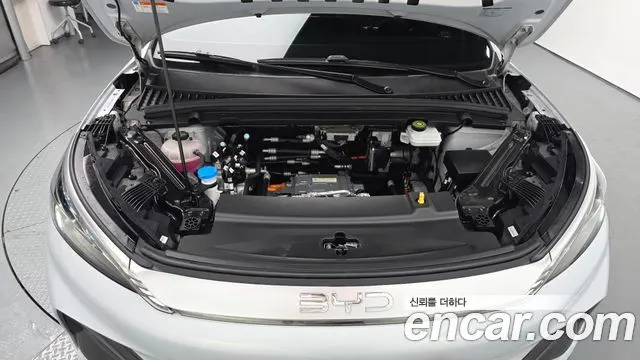 BYD 아토 3 2025 — 17 277 км, серебристо-серый, Корея — под ключ — фото 6
