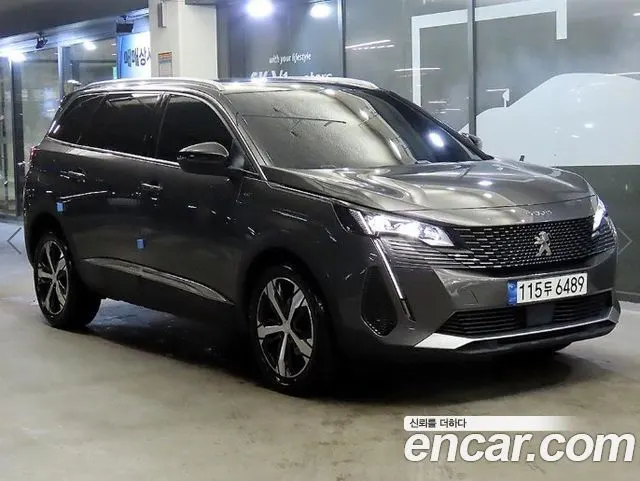 PEUGEOT 5008 2021