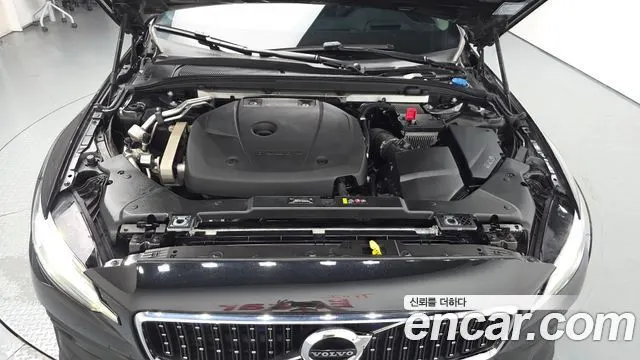 VOLVO V60 CROSS COUNTRY 2019 — 50 193 км, чёрный, Корея — под ключ — фото 6