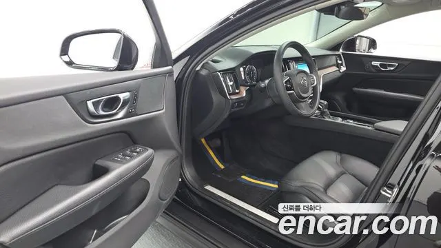 VOLVO V60 CROSS COUNTRY 2019 — 50 193 км, чёрный, Корея — под ключ — фото 10