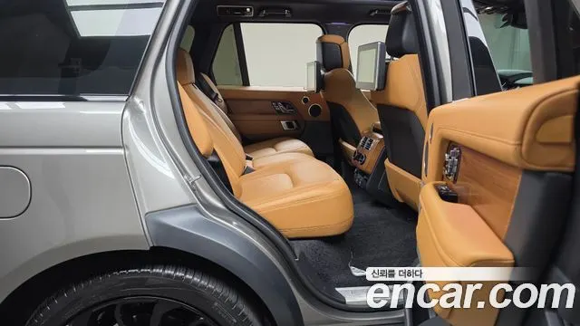 LAND ROVER RANGE ROVER (4 ПОК.) 2021 — 92 910 км, светло-золотистый, Корея — под ключ — фото 11