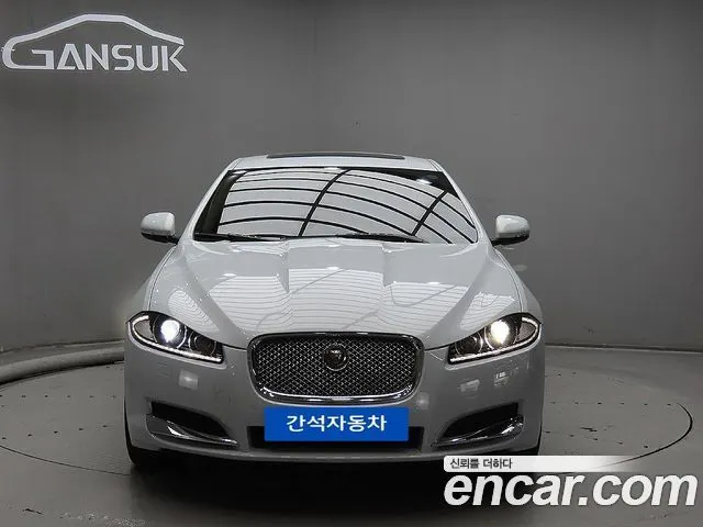 JAGUAR NEW XF 2015