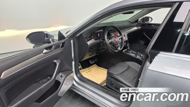 VOLKSWAGEN ARTEON 2019 — 107 237 км, серебристый, Корея — под ключ — фото 10