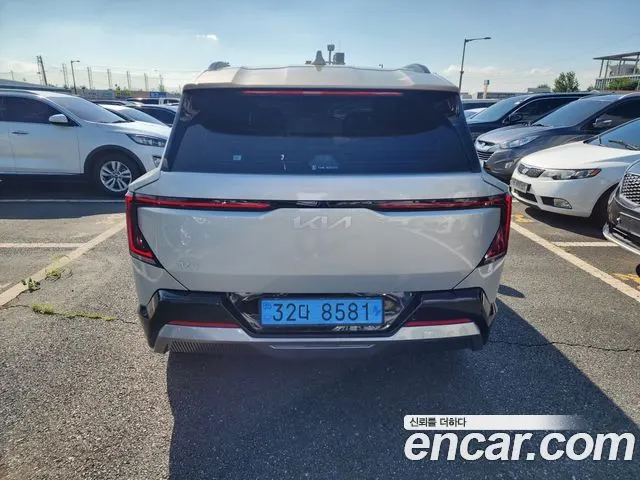 KIA EV5 2026 — 5 500 км, серебристо-серый, Корея — под ключ — фото 5