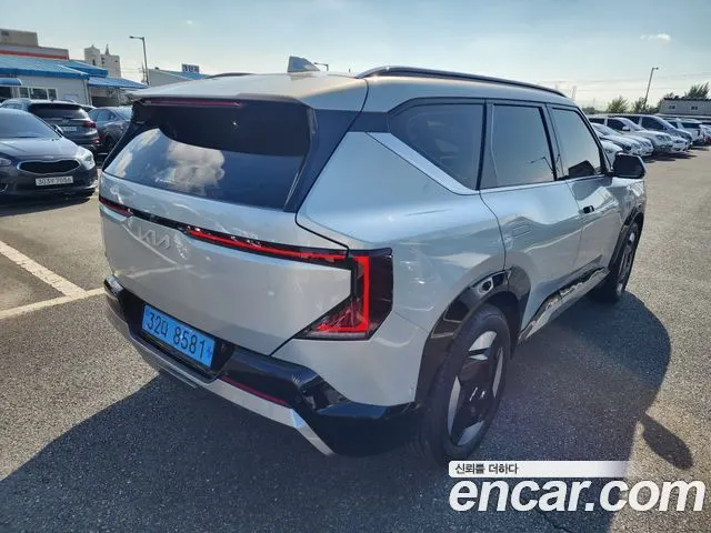 KIA EV5 2026 — 5 500 км, серебристо-серый, Корея — под ключ — фото 6