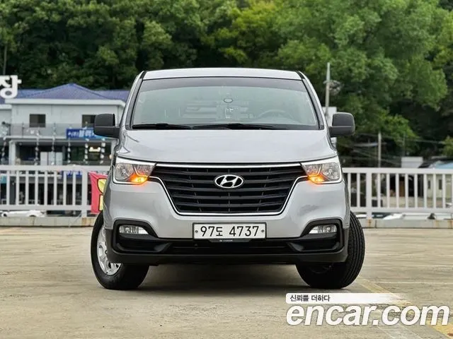 HYUNDAI GRAND STAREX 2019 — 38 000 км, серебристый, Корея — под ключ — фото 2