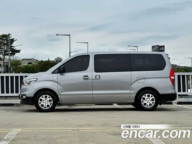 HYUNDAI GRAND STAREX 2019 — 38 000 км, серебристый, Корея — под ключ — фото 3