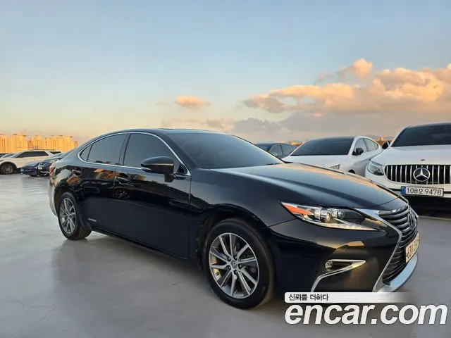 LEXUS ES300H 2018 — 190 890 км, чёрный, Корея — под ключ — фото 2