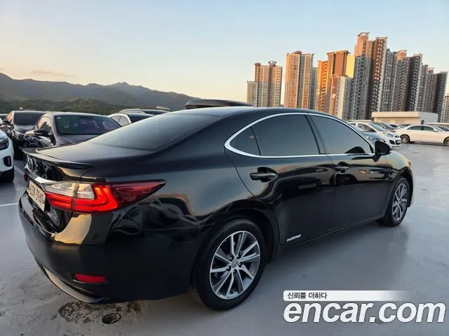 LEXUS ES300H 2018 — 190 890 км, чёрный, Корея — под ключ — фото 4