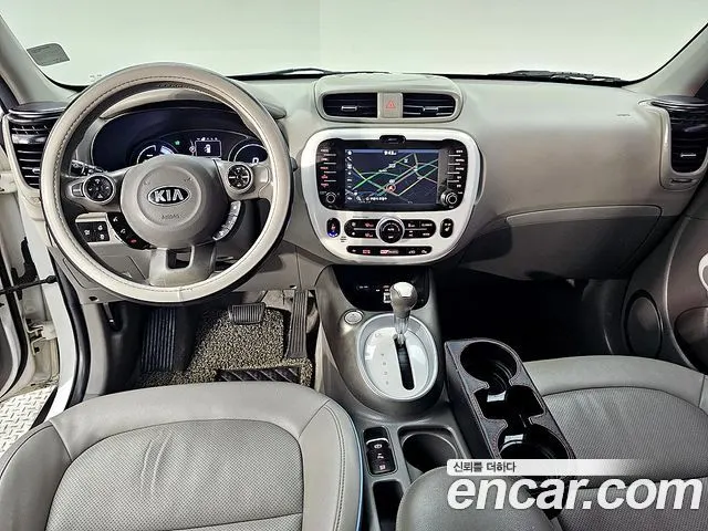 KIA SOUL 2017 — 66 000 км, белый, Корея — под ключ — фото 5