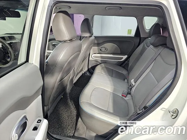 KIA SOUL 2017 — 66 000 км, белый, Корея — под ключ — фото 9