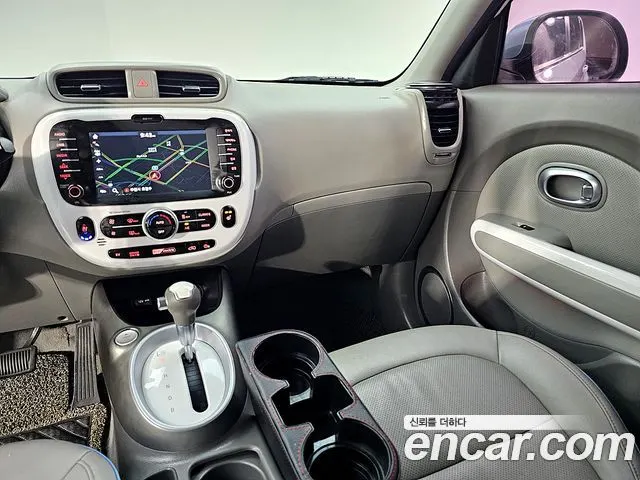 KIA SOUL 2017 — 66 000 км, белый, Корея — под ключ — фото 10