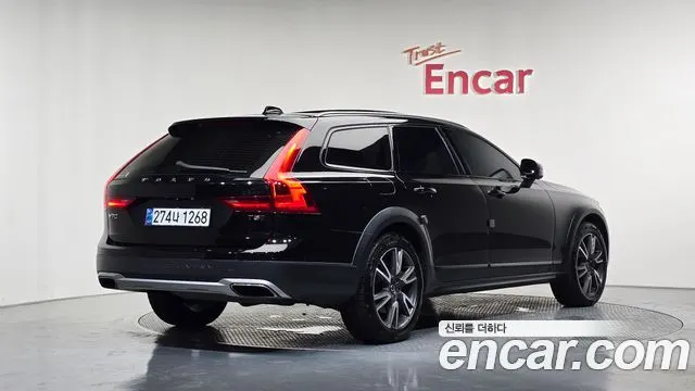VOLVO V90 CROSS COUNTRY 2018 — 104 158 км, чёрный, Корея — под ключ — фото 2