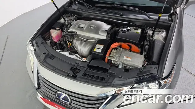 LEXUS ES300H 2017 — 60 926 км, серебристо-серый, Корея — под ключ — фото 6