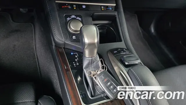 LEXUS ES300H 2017 — 60 926 км, серебристо-серый, Корея — под ключ — фото 9