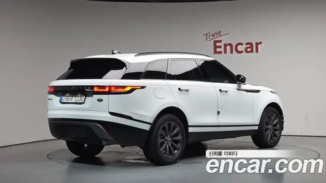 LAND ROVER RANGE ROVER VELAR 2023 — 57 586 км, белый, Корея — под ключ — фото 1