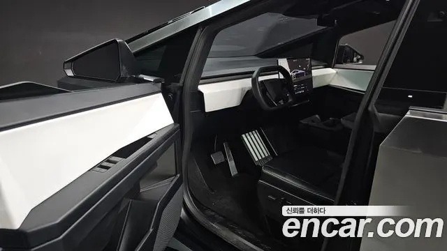 TESLA 사이버트럭 2024 — 56 323 км, серебристый, Корея — под ключ — фото 10