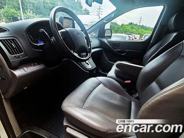HYUNDAI GRAND STAREX 2019 — 99 278 км, серебристо-серый, Корея — под ключ — фото 8