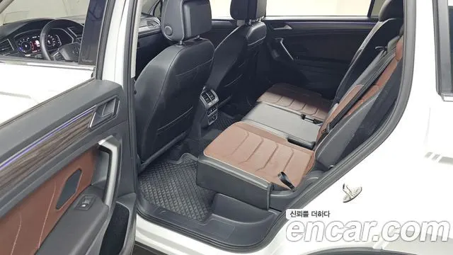 VOLKSWAGEN TIGUAN ALLSPACE 2024 — 15 814 км, белый, Корея — под ключ — фото 11