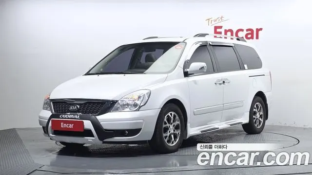 KIA CARNIVAL R 2014